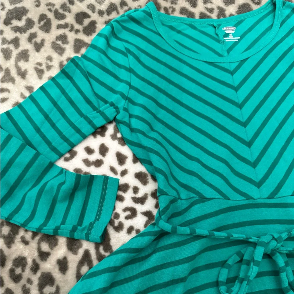 Old Navy Chevron Stripe Tie Waist Skater Dress in Green Size 8 Medium Girls